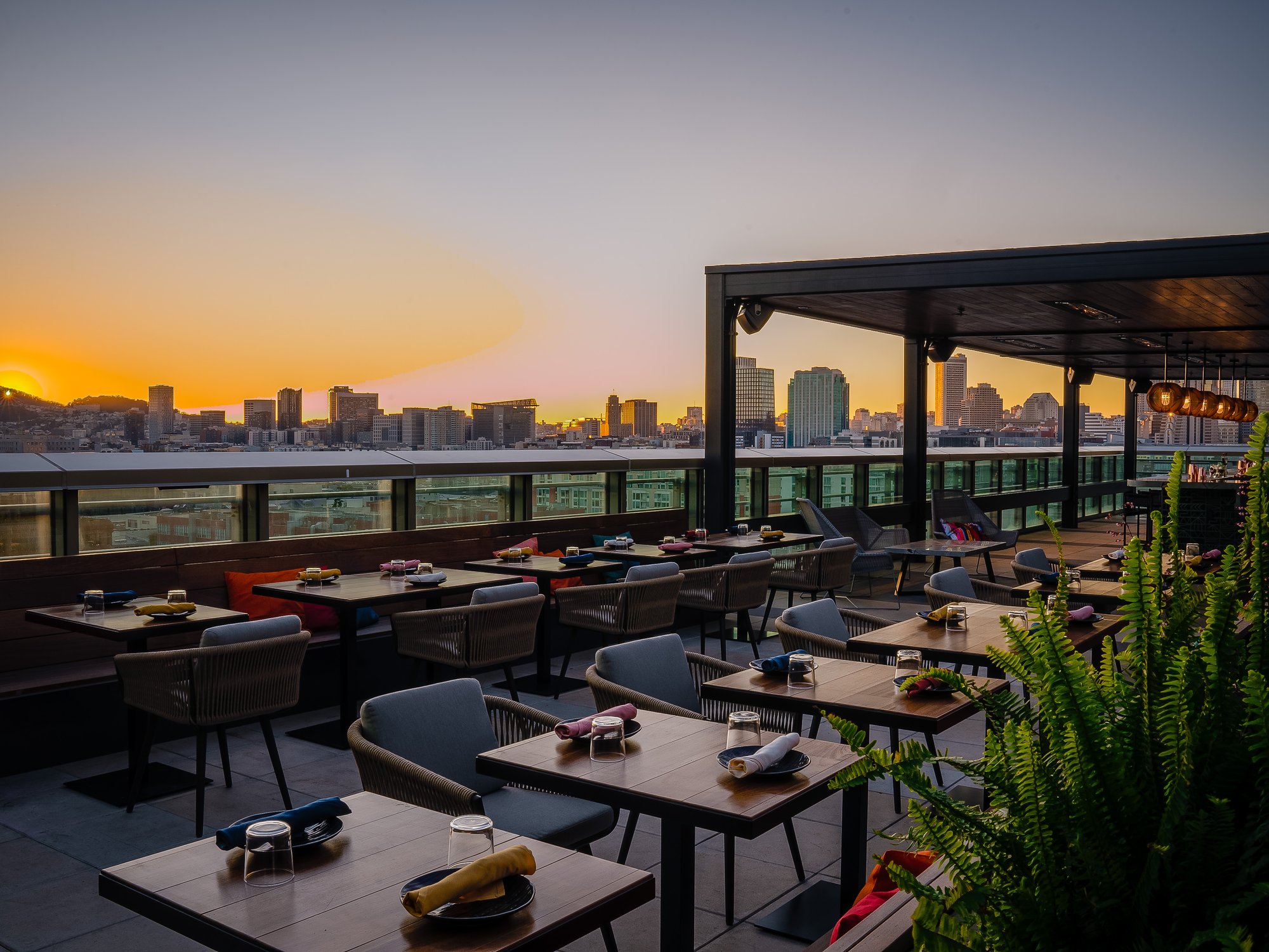 661f655dc69ef27787f31ac9_rooftop 17